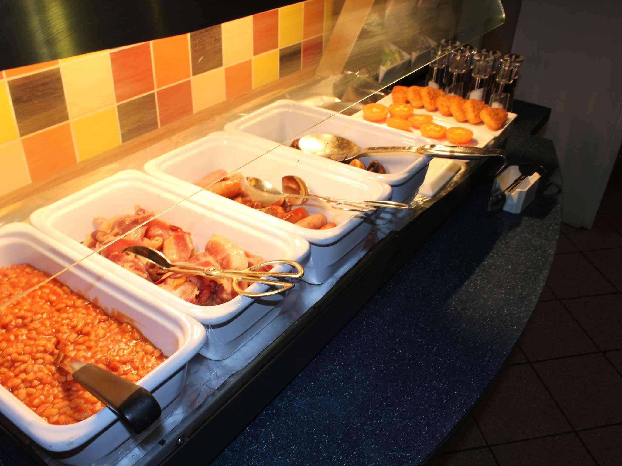 Отель Ibis Cardiff Gate - International Business Park Экстерьер фото