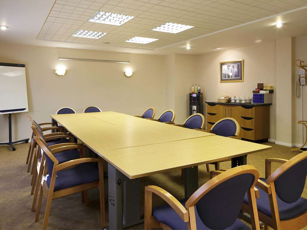 Отель Ibis Cardiff Gate - International Business Park Удобства фото
