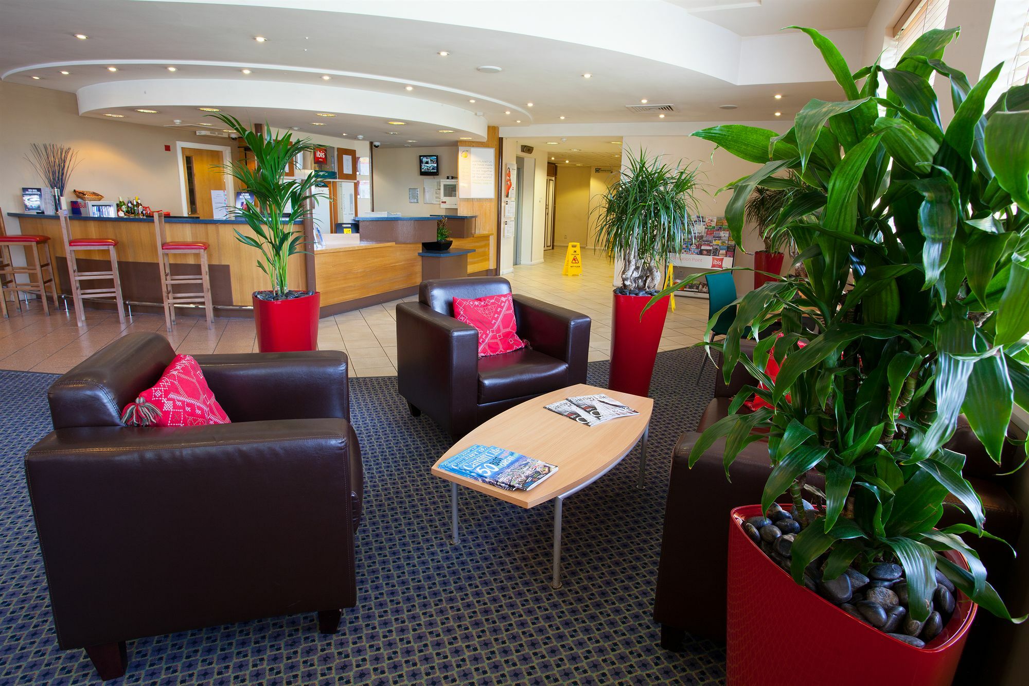 Отель Ibis Cardiff Gate - International Business Park Экстерьер фото