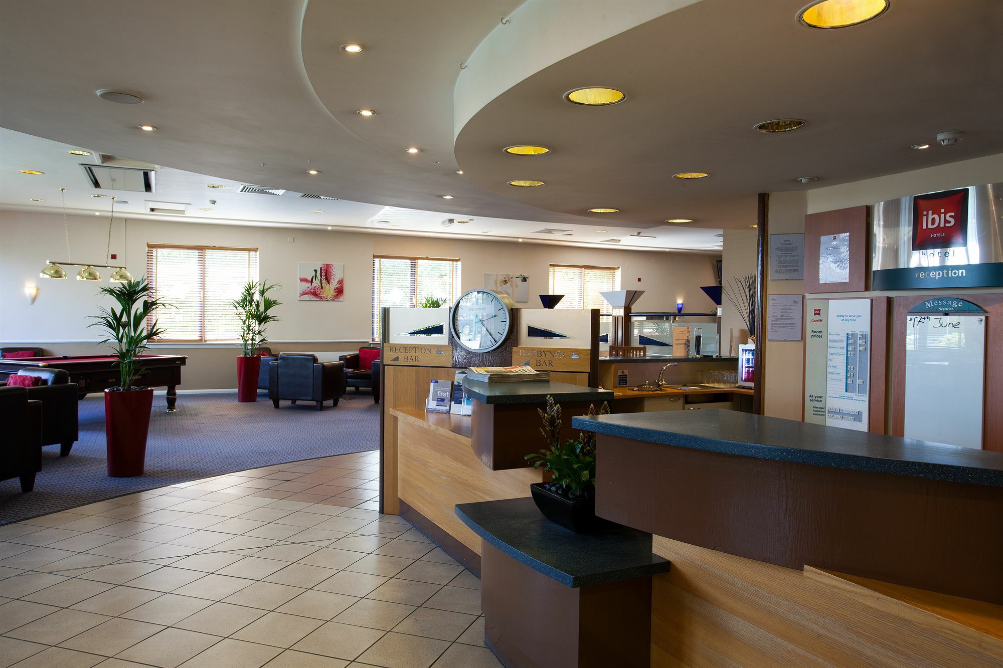 Отель Ibis Cardiff Gate - International Business Park Экстерьер фото