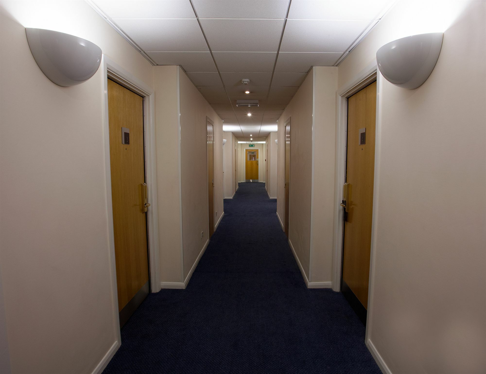Отель Ibis Cardiff Gate - International Business Park Экстерьер фото
